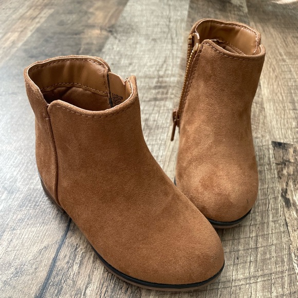 Cat & Jack Booties - Picture 1 of 8